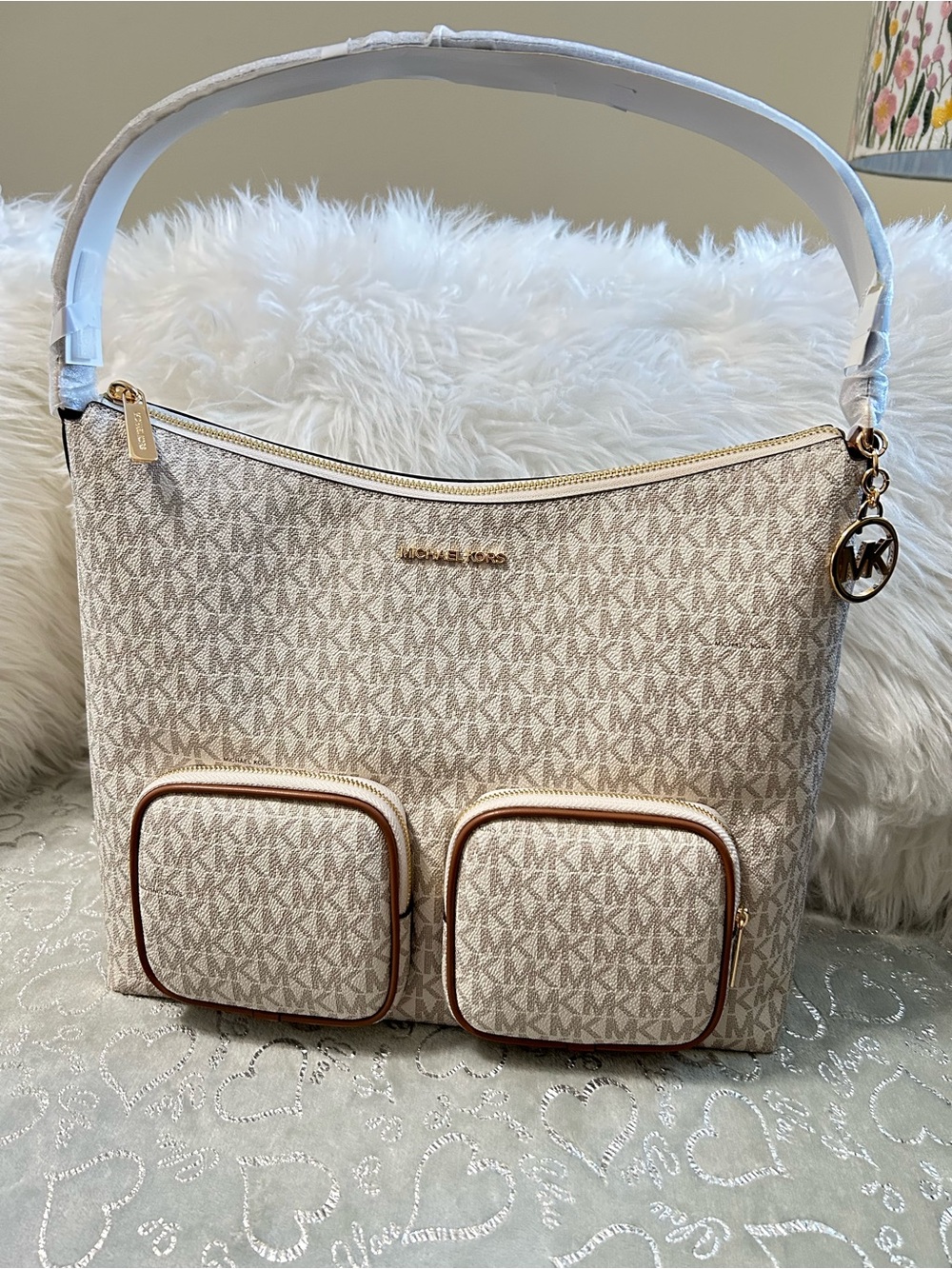 NWT  Michael Kors Merritt Large Signature Logo Cargo Shoulder Bag in Vanilla